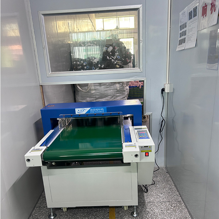 安全防線再升級 | 寮步XXX玩具廠啟用連新牌檢針機(jī)